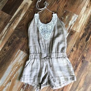 Linen/Crochet Romper 🍑